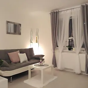 Anastasia-apartment & Garage Apartament
