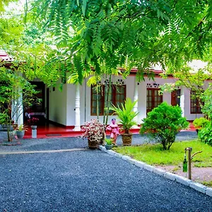  Habitación en casa particular Thathsara Sri Lanka